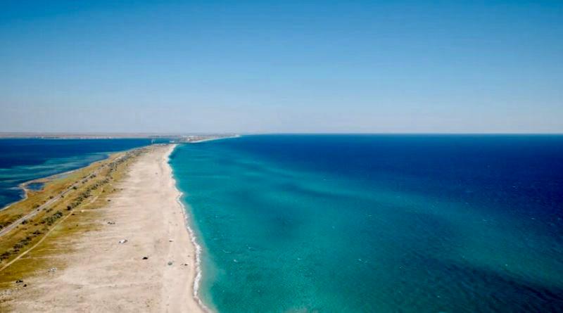 Отдых в Крыму на косе Беляус летом